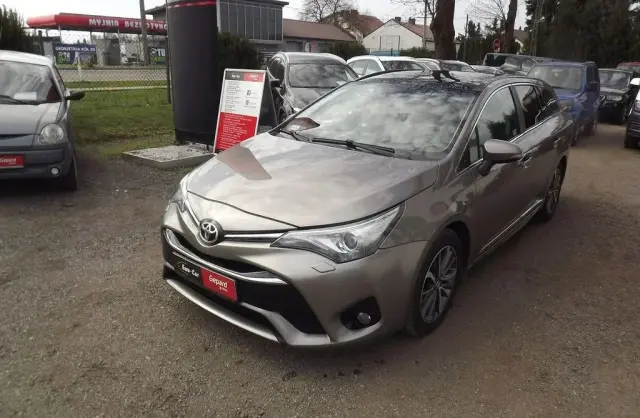 TOYOTA Avensis 