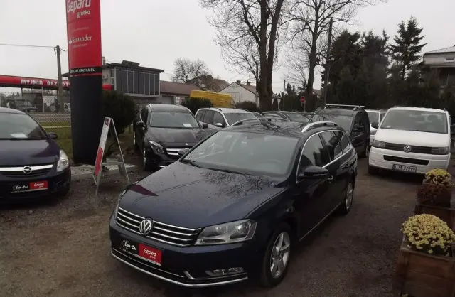 VOLKSWAGEN Passat 